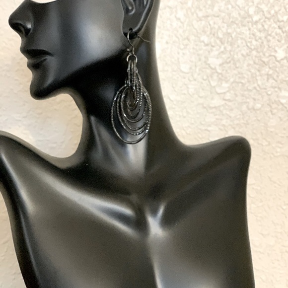 Lia Sophia Earrings - Picture 2 of 3